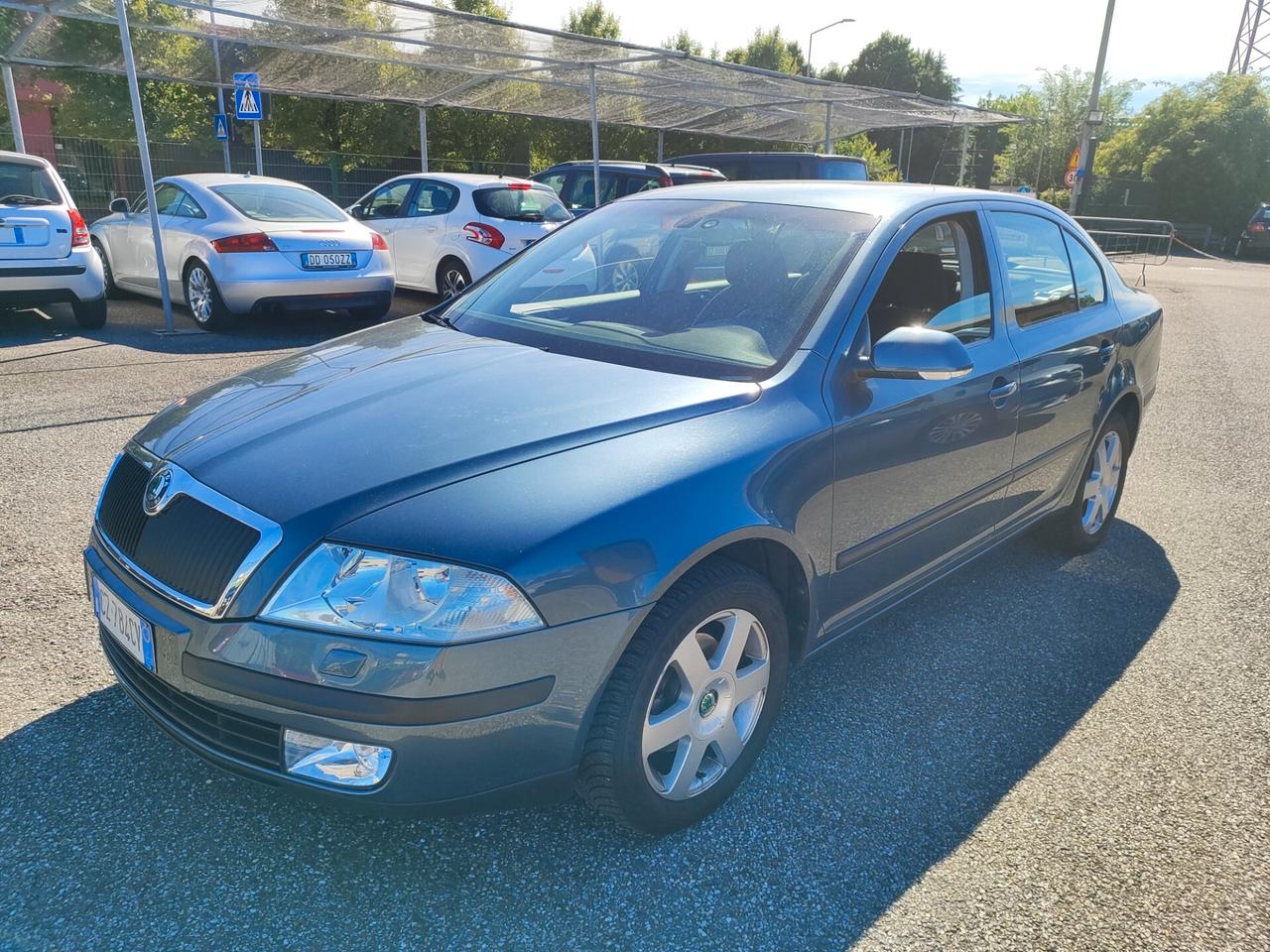 Skoda Octavia 1.6 16V FSI Ambiente