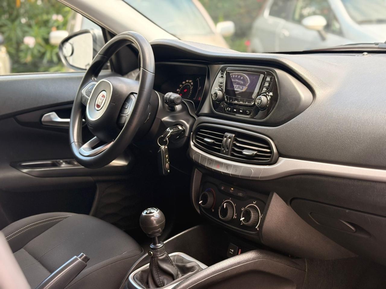 Fiat Tipo 1.6 MJT SES 5P S-DESIGN