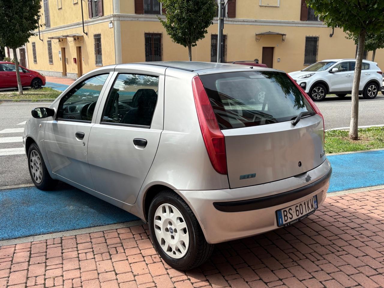 Fiat Punto 1.2i 16V cat 5 porte HLX