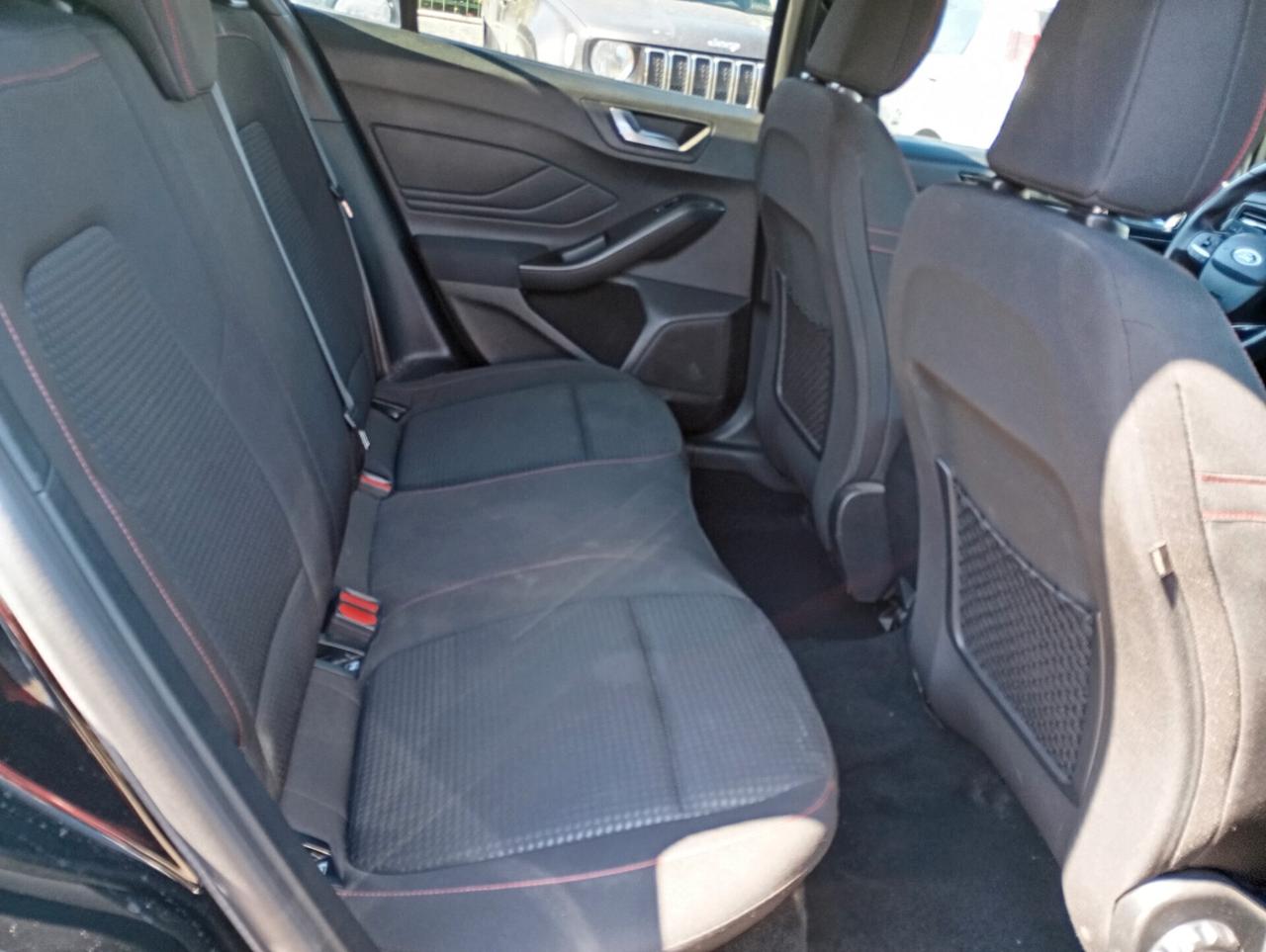 Ford Focus 5P 1.0 EcoBoost 125CV ST Line Aut.