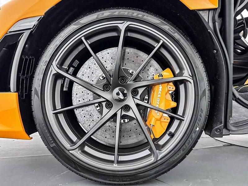 McLaren 750S Spyder 4.0 V8 SpiderMY27 - McLaren Milano