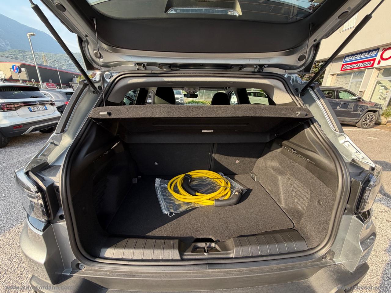 JEEP Avenger BEV Summit 420 156 CV CERCHI IN LEGA DA 18
