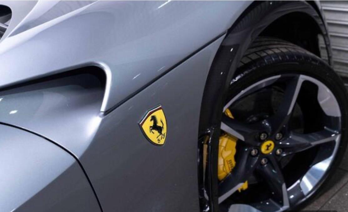 Ferrari Purosangue-Sedili climatizzati e massagg.