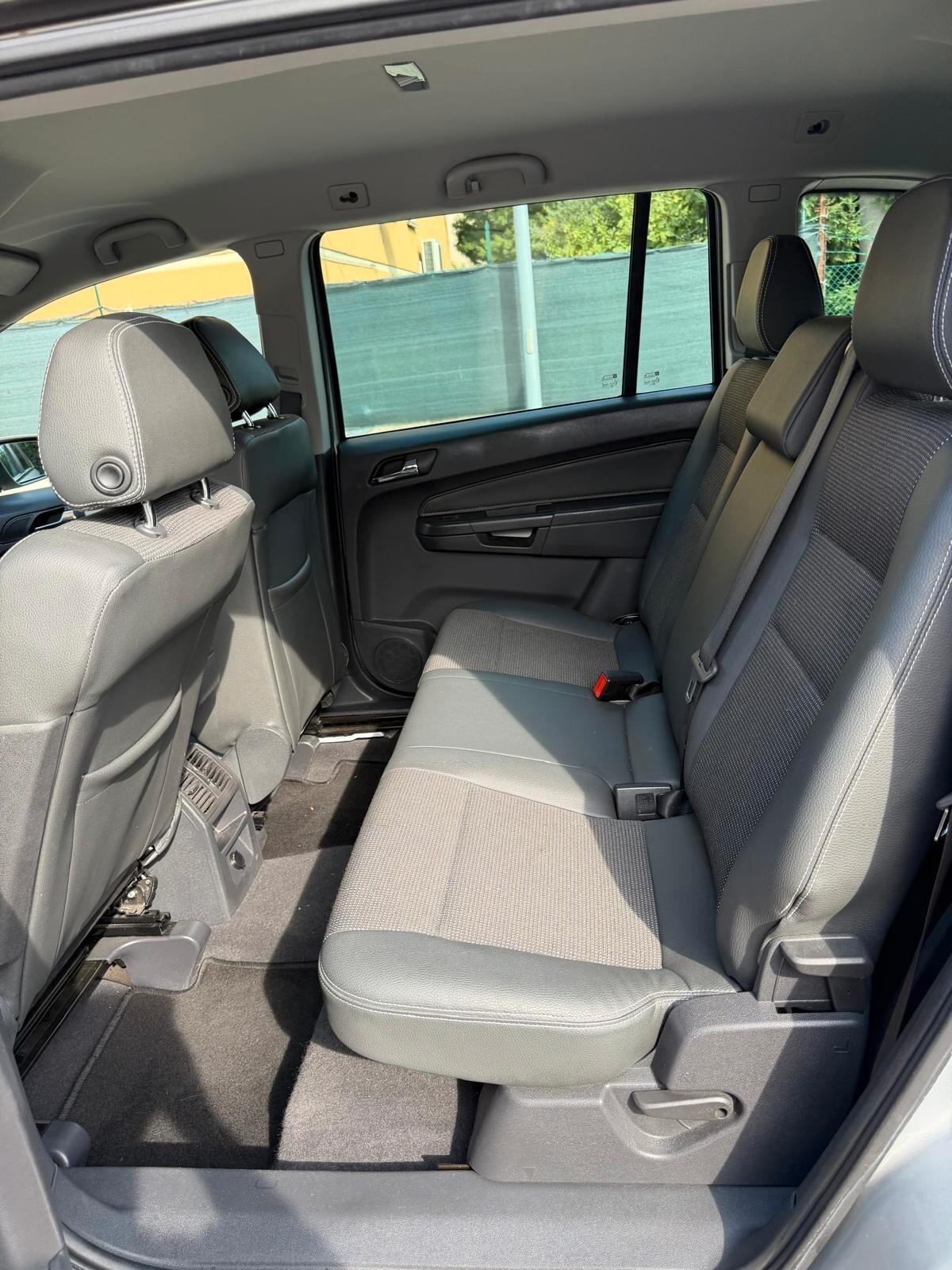 Opel Zafira 1.6 - 7 POSTI - NEOPATENTATI - 12 MESI DI GARANZIA -