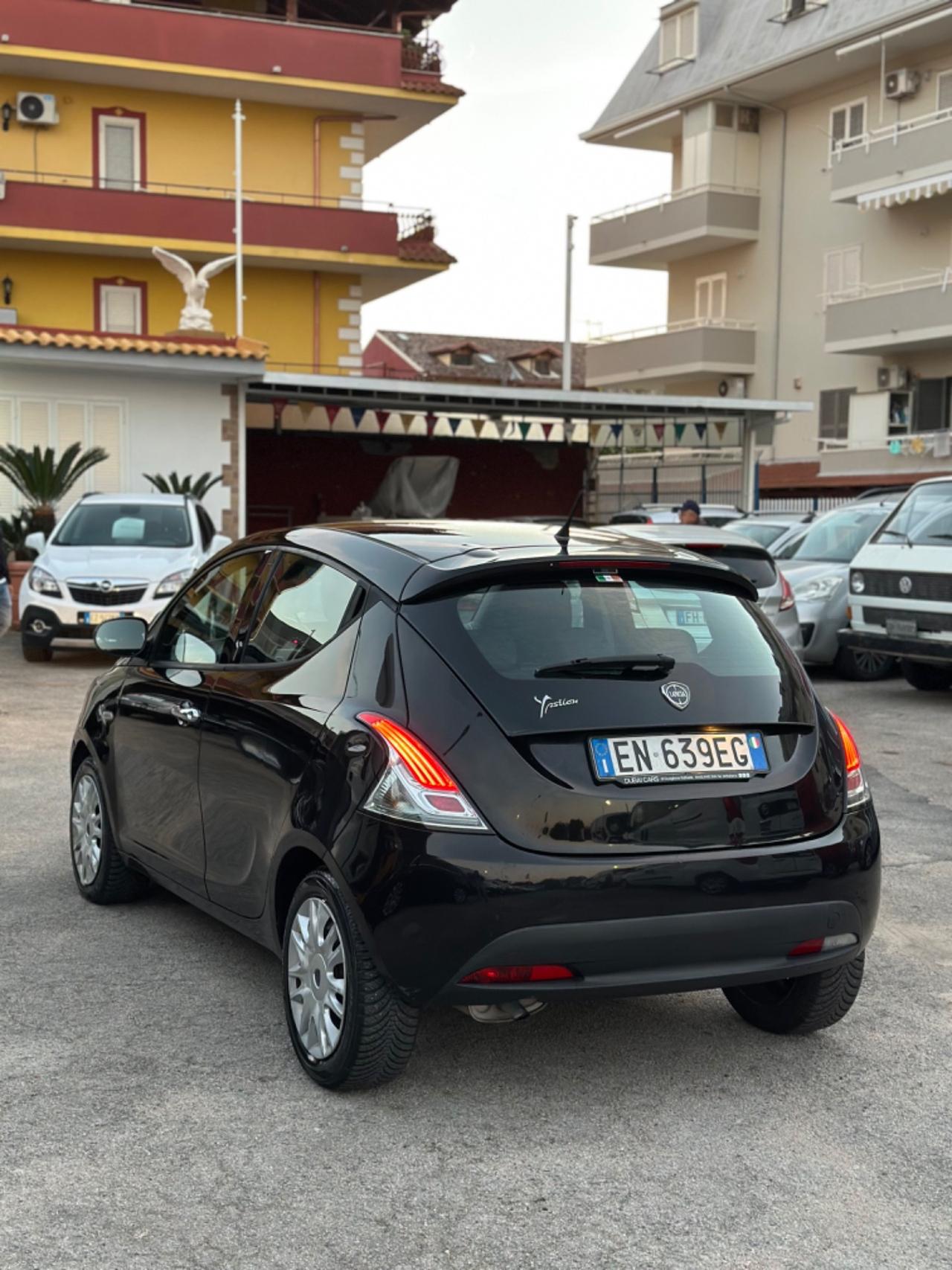 Lancia Ypsilon 1.2 69 CV 5 porte GPL Ecochic Platinum