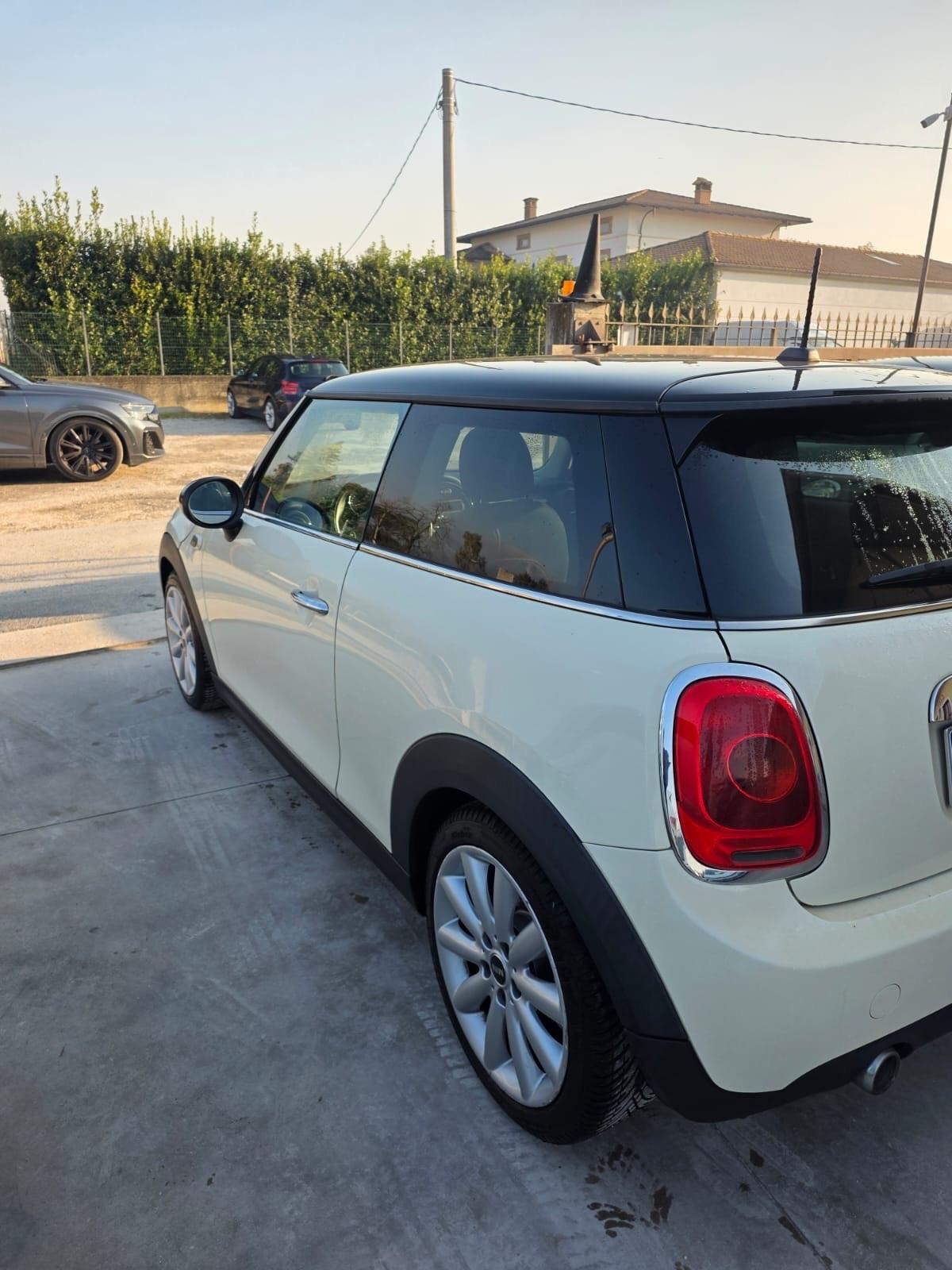 Mini 1.5 Cooper D 5 porte cambio automatico garanzia 12 mesi!!!