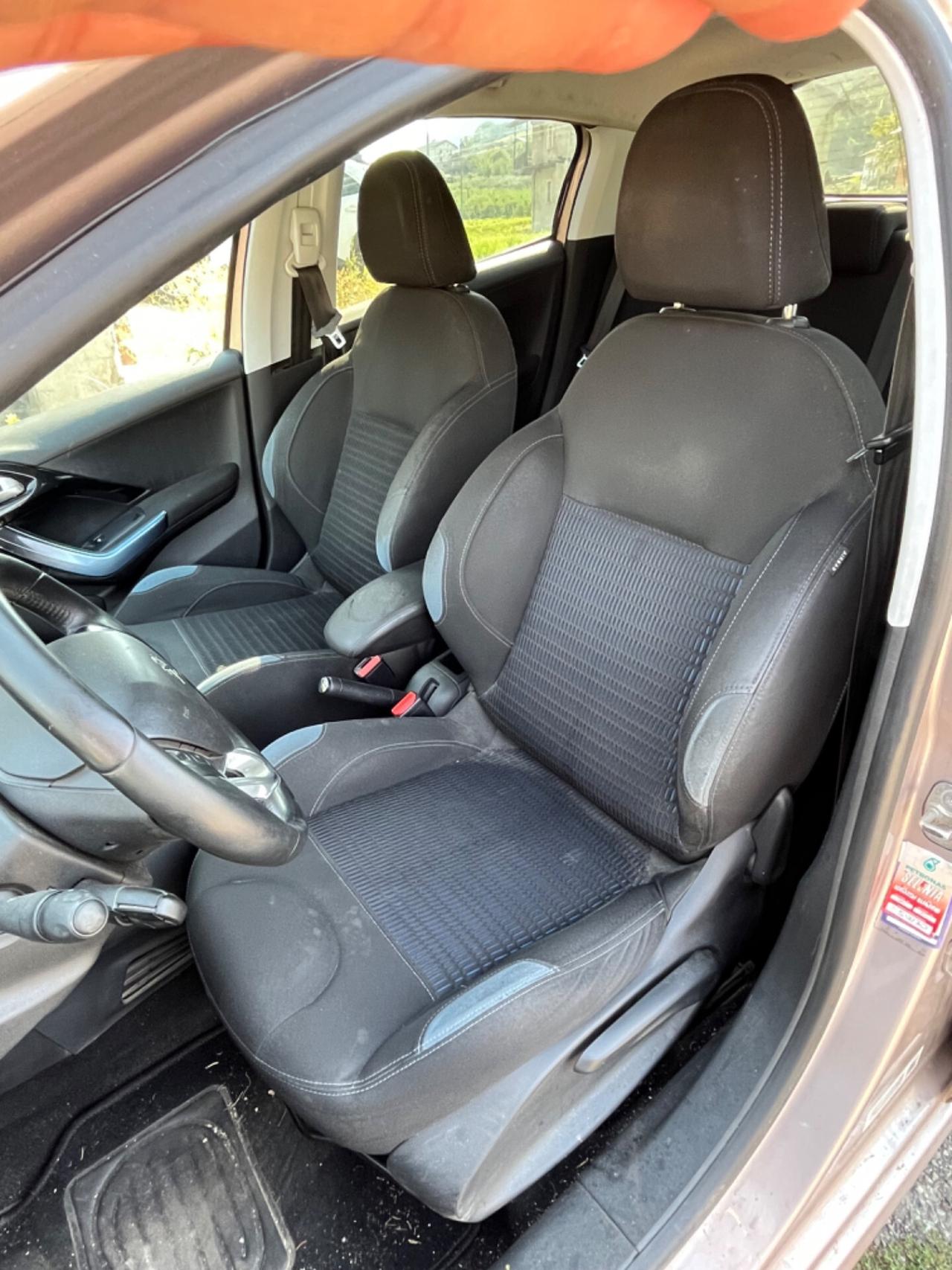 Peugeot 208 1.6 e-HDi 92 CV Stop&Start 5 porte Allure