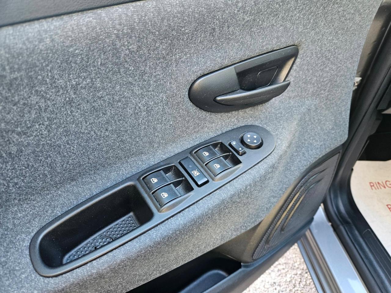 Lancia Ypsilon 1.0 FireFly 5 porte S&S Hybrid Gold