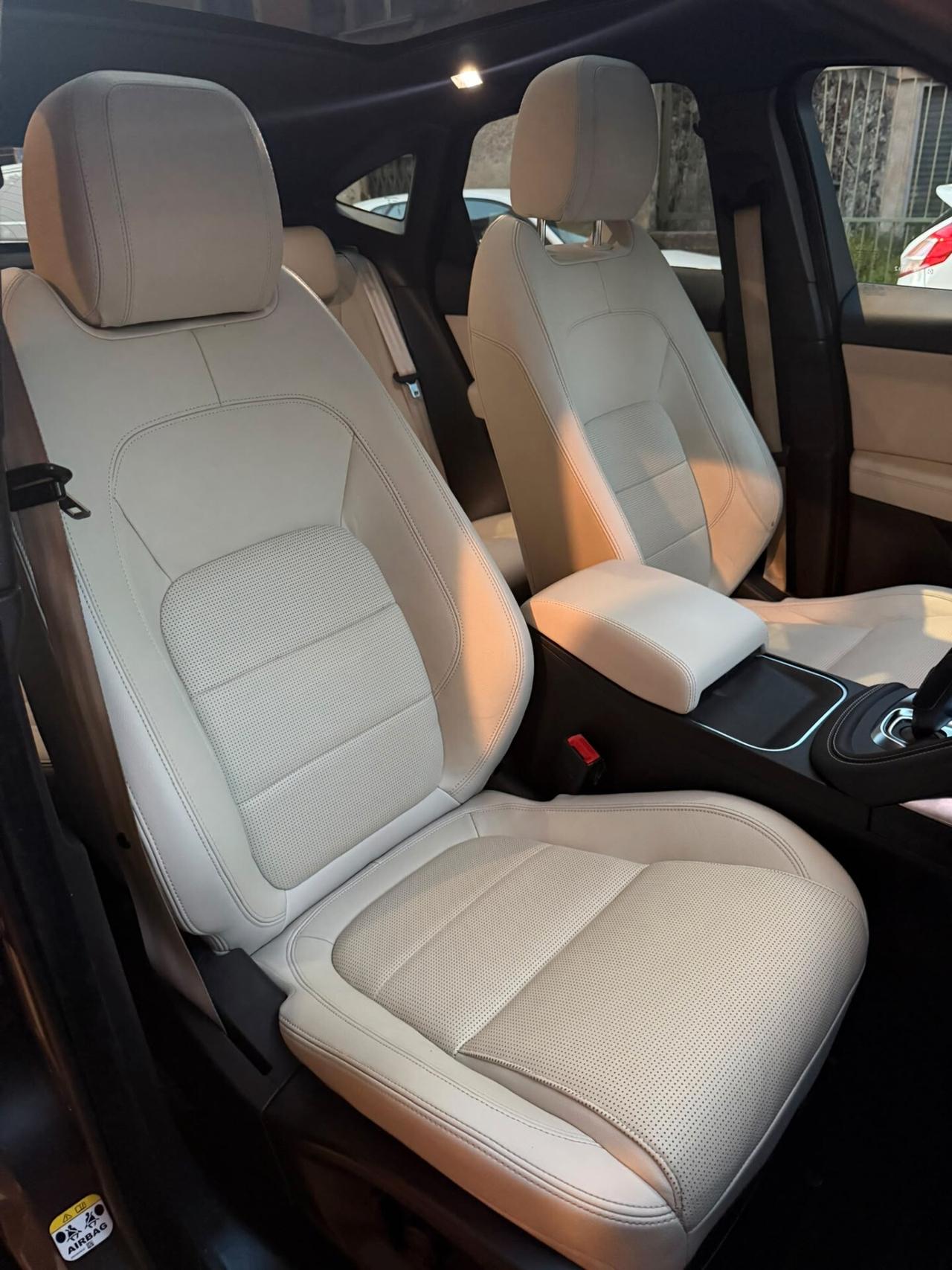 Jaguar E-Pace 2.0D 240 CV AWD aut. R-Dynamic SE