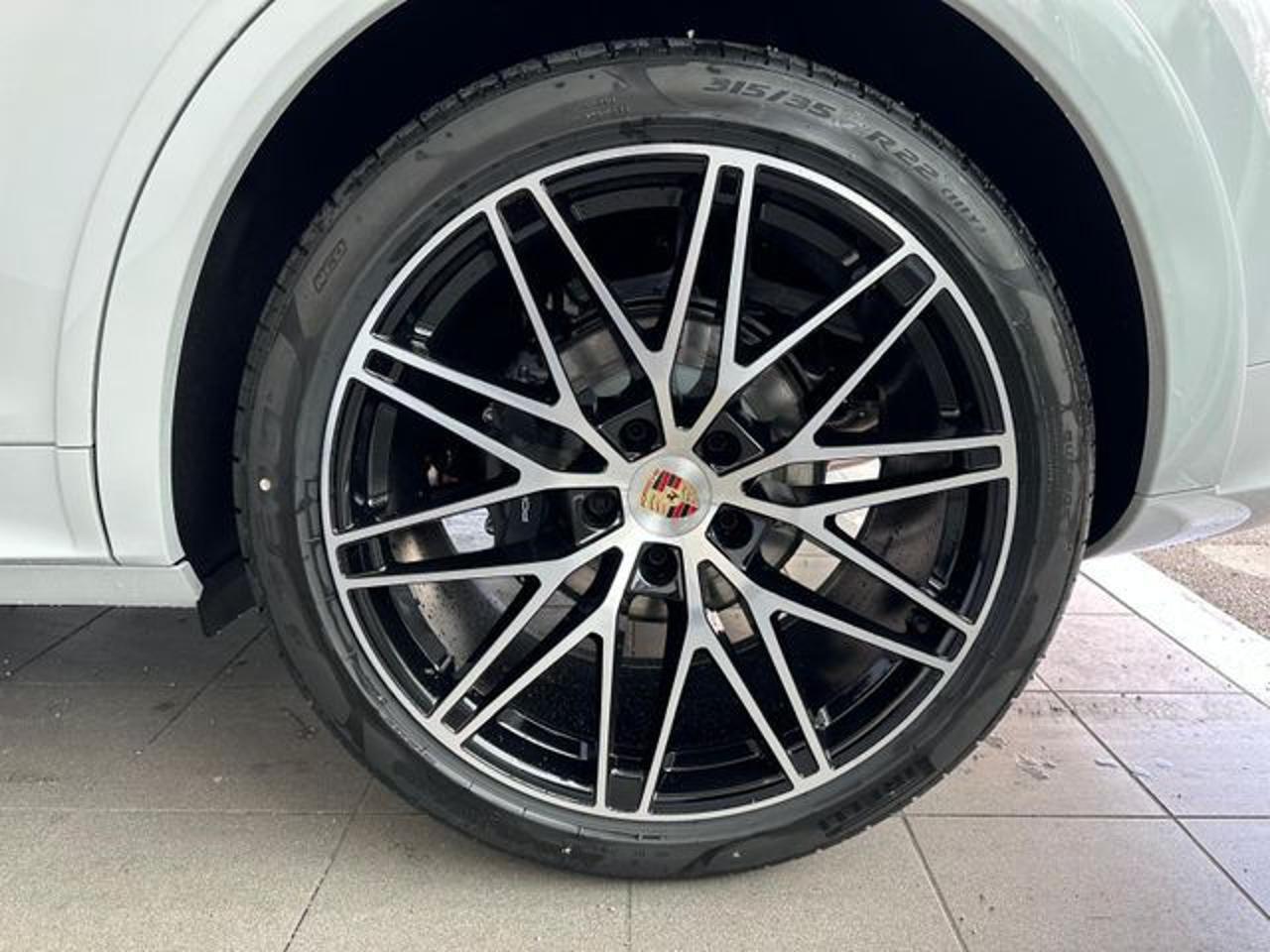 PORSCHE Cayenne Coupé 3.0 V6*Matrix-Bose-Ordinabile*