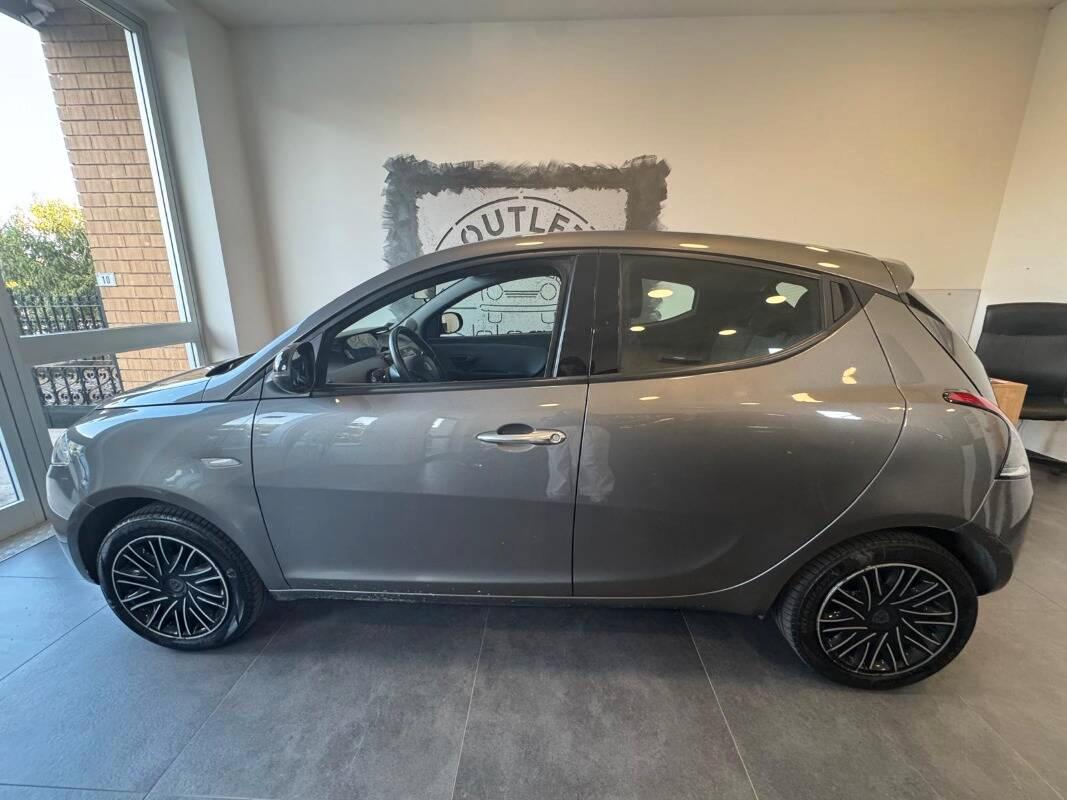 Lancia Ypsilon III 1.0 firefly hybrid Silver Plus s&s 70cv