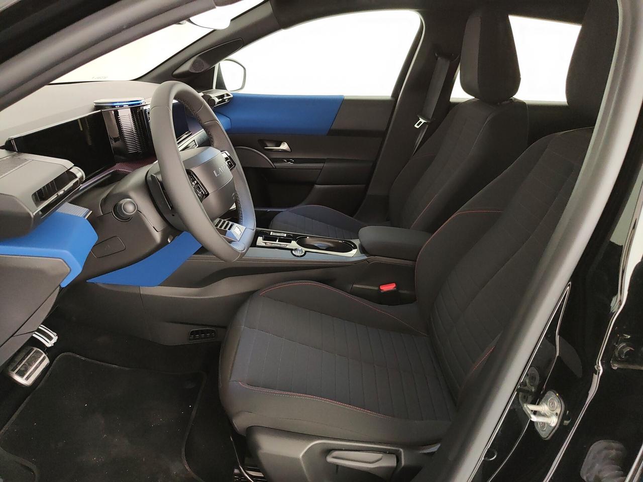 Lancia Ypsilon Hybrid e-DCT HF Line