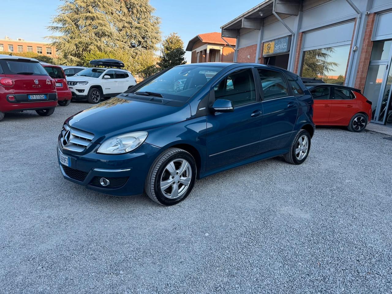 Mercedes-benz B 180 NGT BlueEFFICIENCY Executive