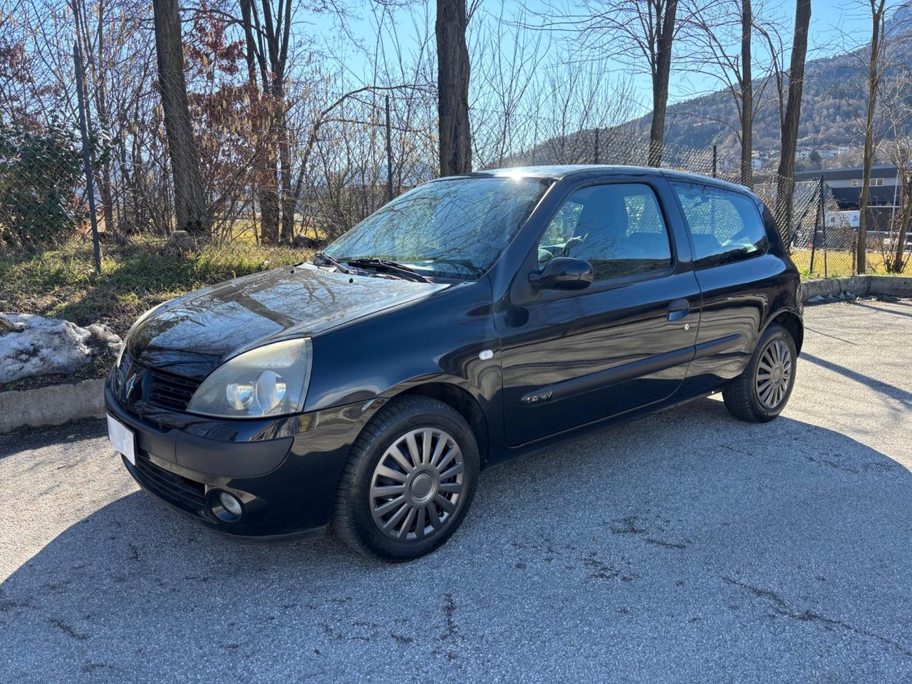 Renault Clio 1.4 16V 3p Luxe NEOPATENTATI