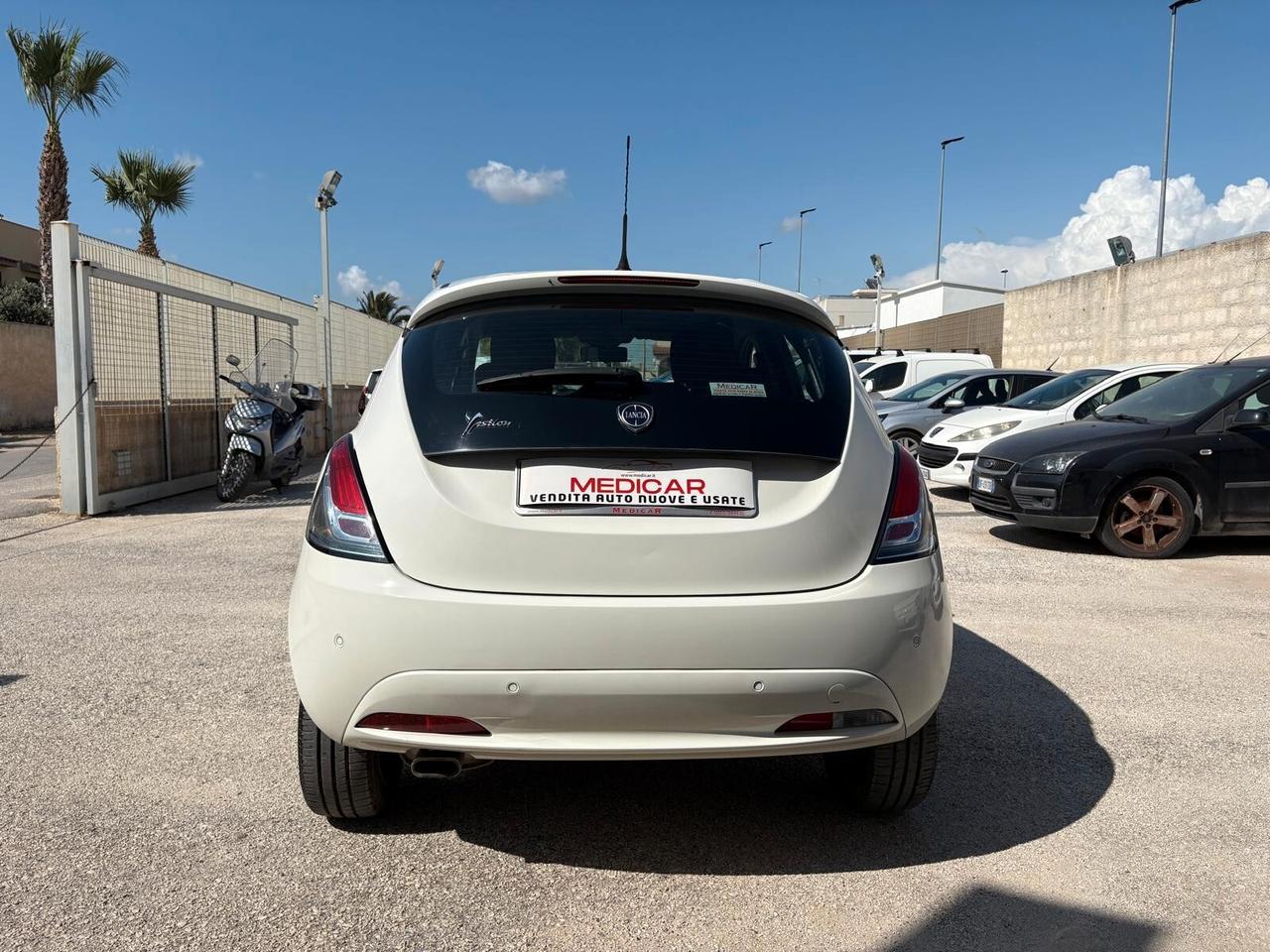 Lancia Ypsilon 1.2 69 CV 5 porte S&S Gold