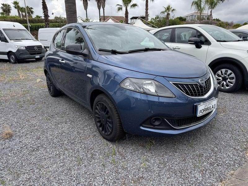 Lancia Ypsilon 1.0 FireFly 5 porte S&S Hybrid Silver