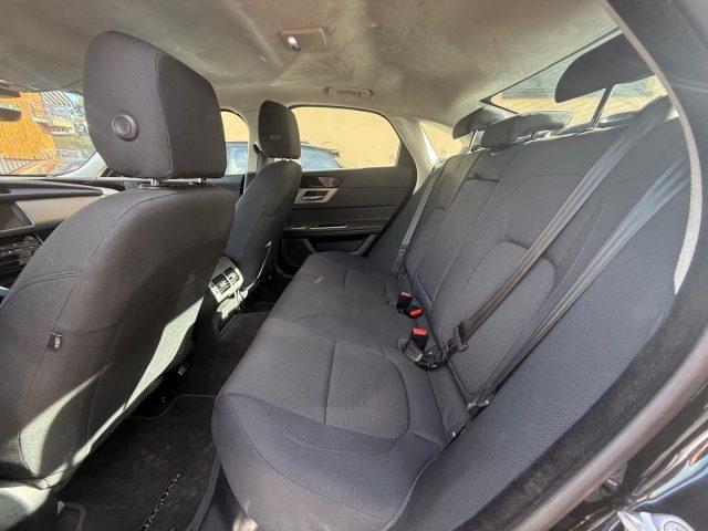 JAGUAR XF 2.0 D 180 CV aut. Pure