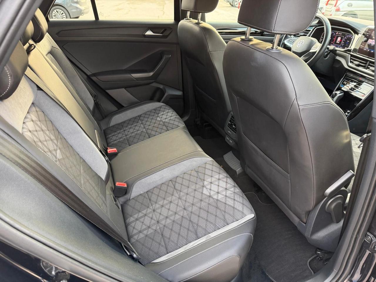 Volkswagen T-Roc 2.0 TDI SCR 150 CV DSG 4MOTION R-Line