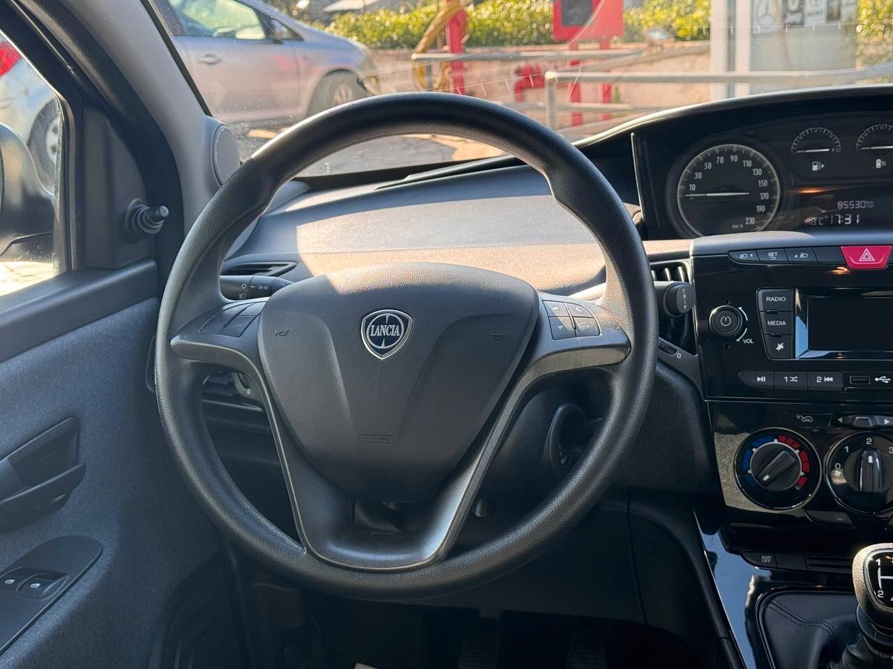 Lancia Ypsilon 1.0 FireFly 5 porte S&S Hybrid Ecochic Silver