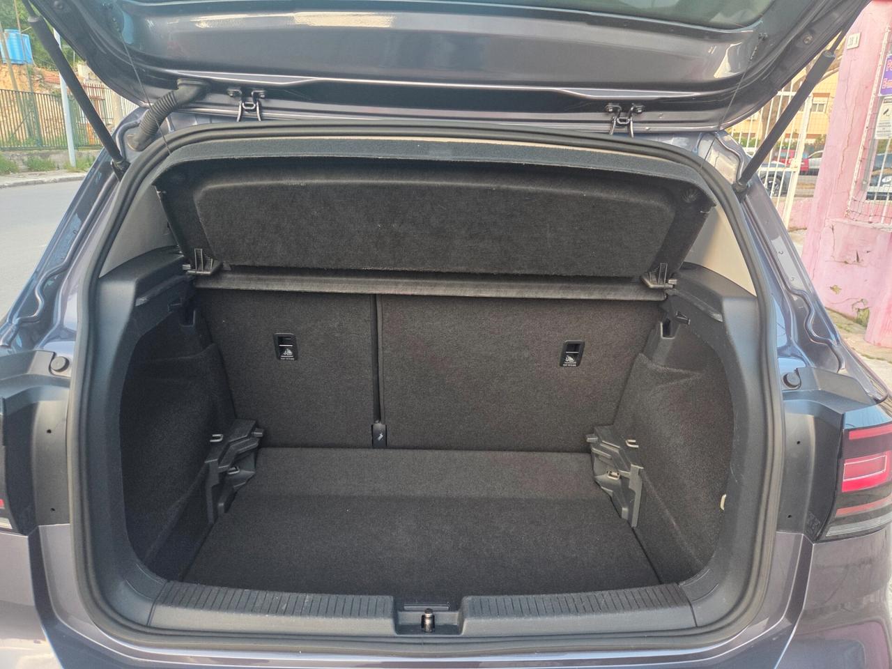 Volkswagen T-Cross 1.0 TSI 110 CV DSG Sport