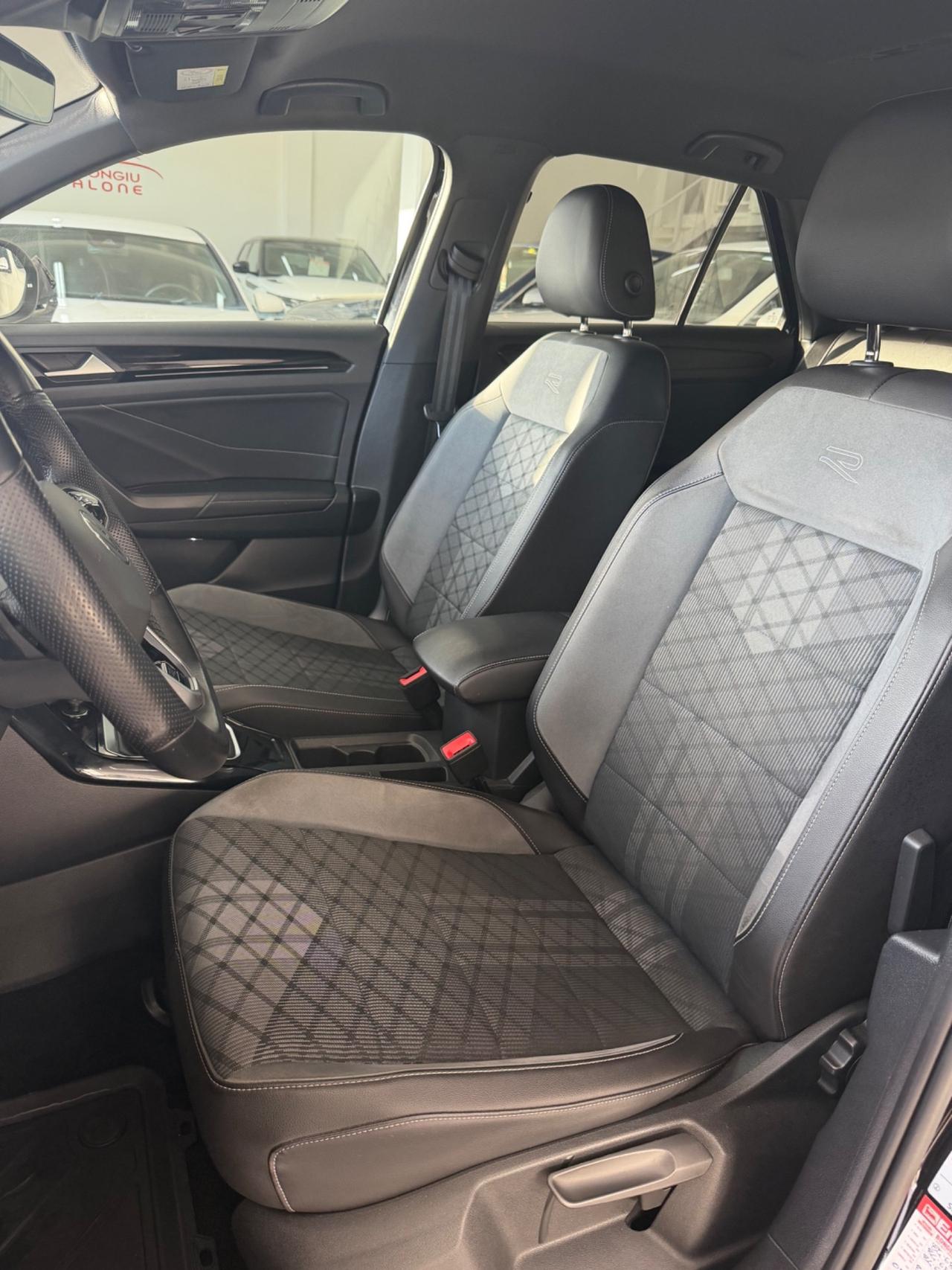 VW T-Roc 2.0 TDI SCR 150 CV DSG R-Line FINANZIABILE