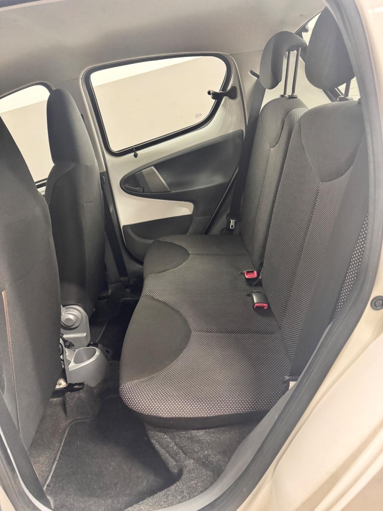 Toyota Aygo 1.0 68 Cv 5 Porte Lounge - 2012