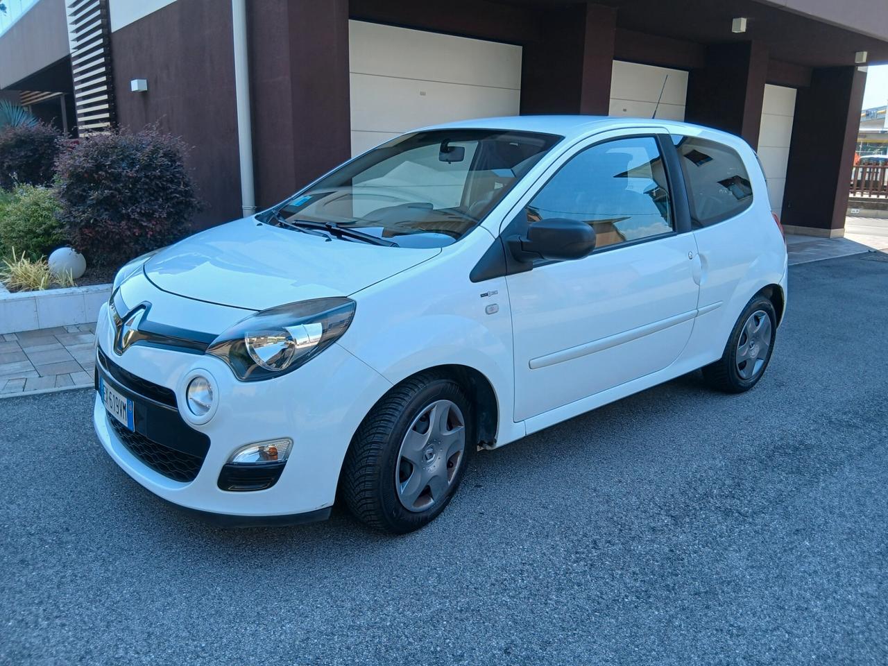 Renault Twingo 1.2 night & day unico prop tua a € 158 mese