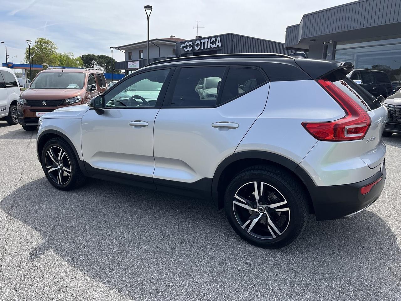 VOLVO XC 40 D4 AWD 2000 D 190CV R.LINE
