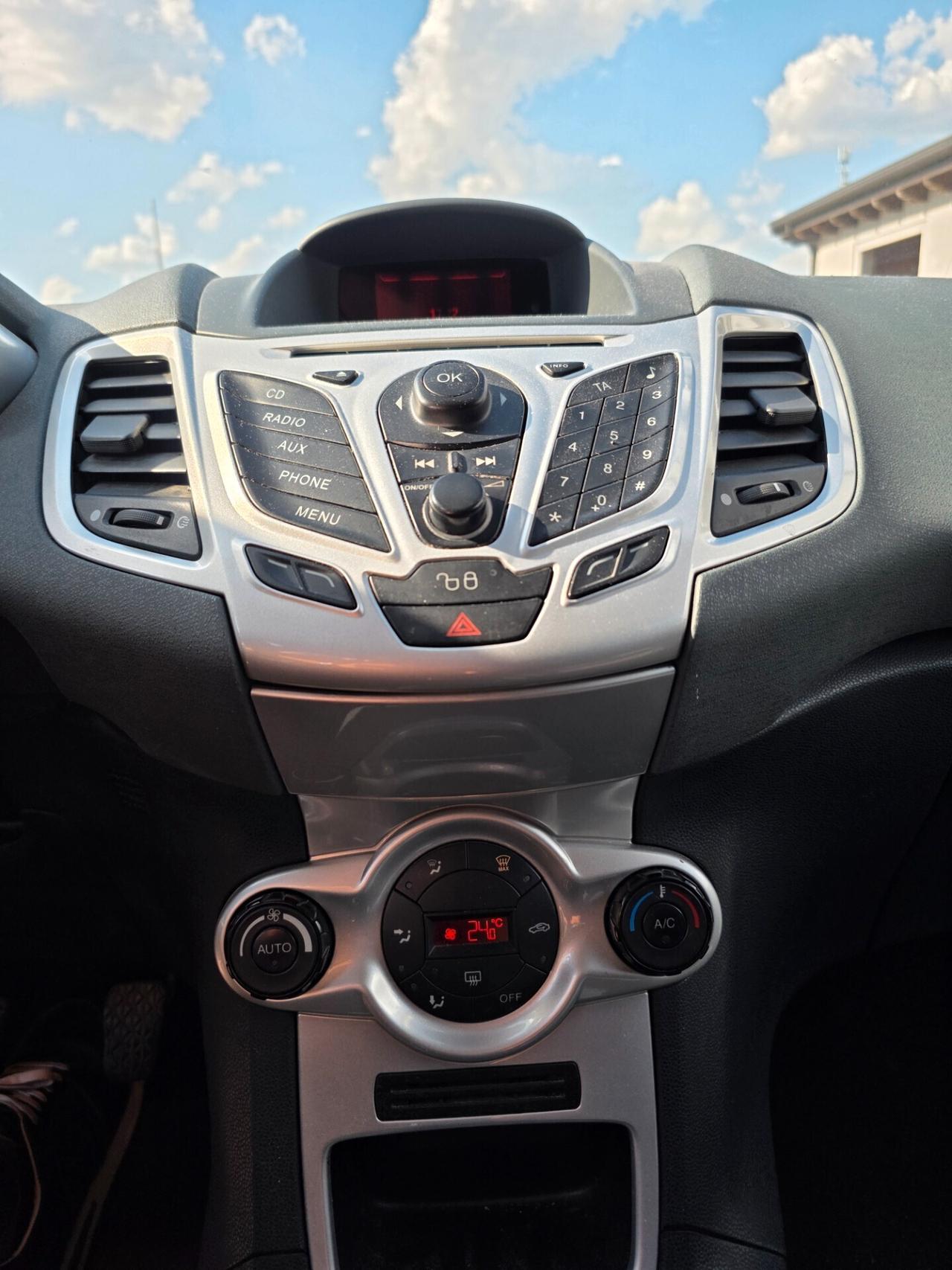 Ford Fiesta 1.4 5 porte Bz.- GPL Titanium