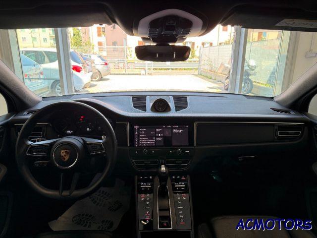 PORSCHE Macan 2.0