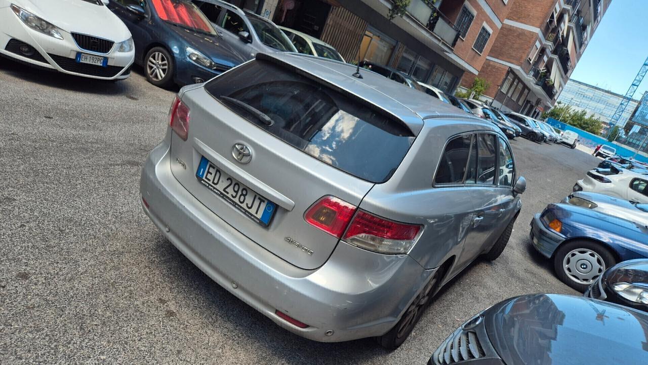 Toyota Avensis 2.2 D-4D Wagon Sol Plus