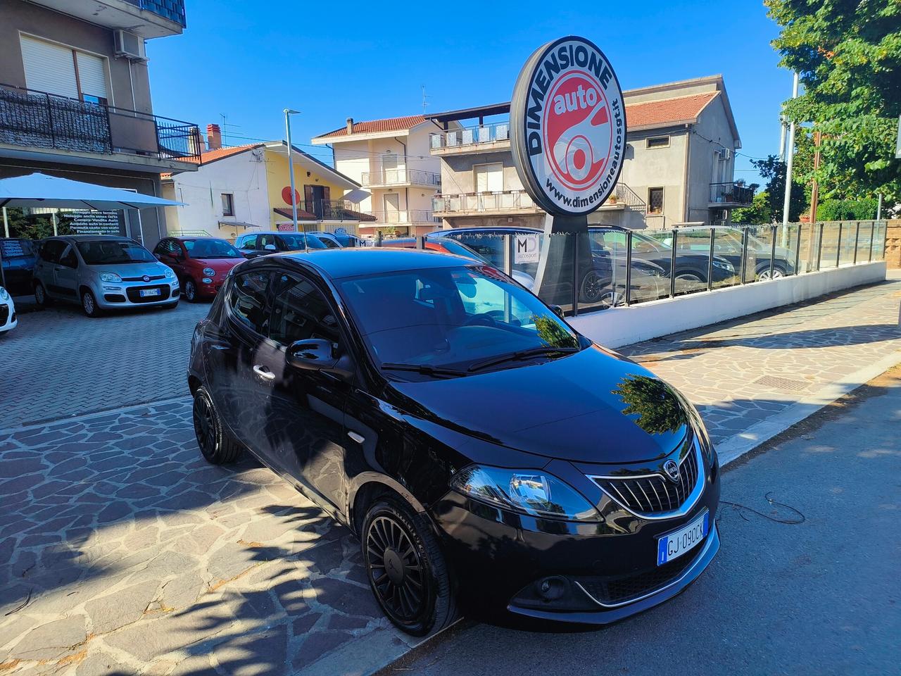 Lancia Ypsilon 1.0 FireFly 5 porte S&S Hybrid Ecochic Silver