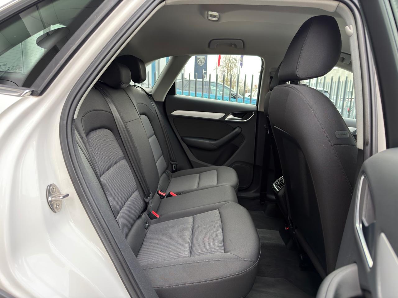 Audi Q3 2.0 TDI 120 CV Sport