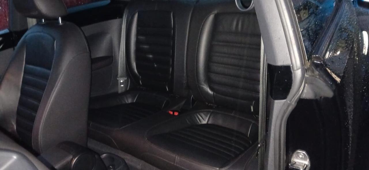 Volkswagen Maggiolino 2.0 TSI DSG Sport - 2012