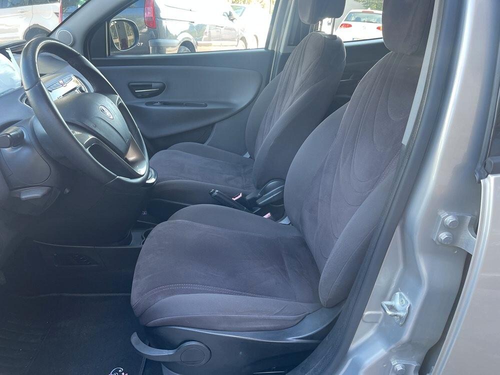 Lancia Ypsilon 1.2 69 CV 5 porte S&S Platinum NEO PATENTATI