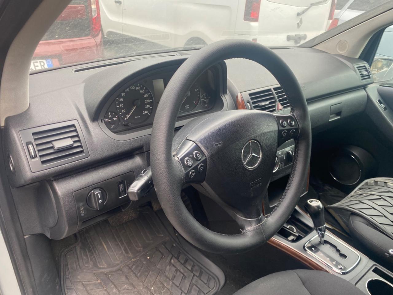 Mercedes-benz A 180 A 180 CDI Elegance (PROBLEMI AL CAMBIO)
