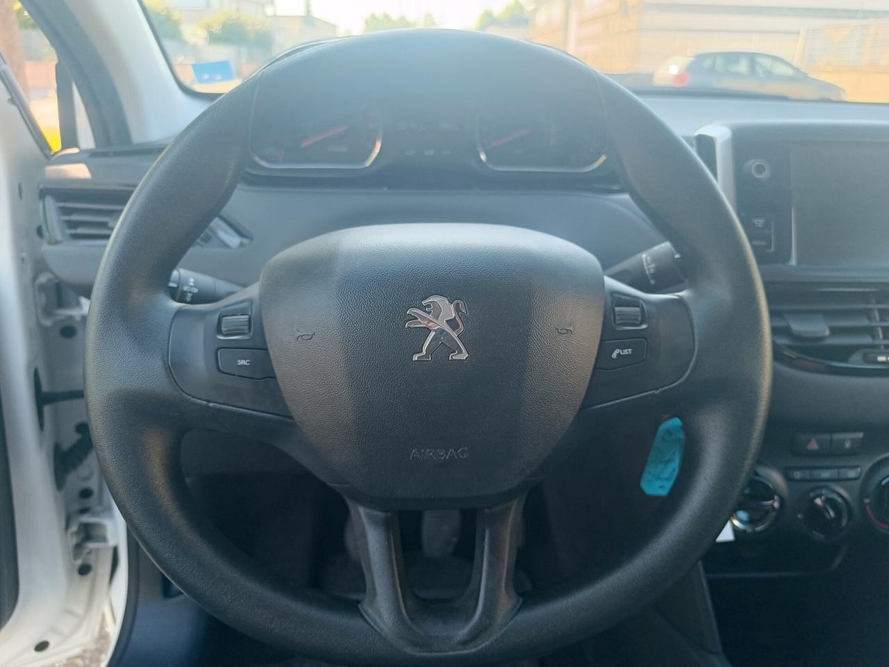 Peugeot 208 1.2 5 porte 99.000 KM NEOPATENTATI