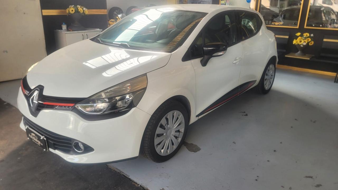 Renault Clio 1.2 75CV 5 porte
