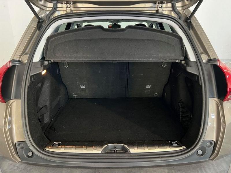 Peugeot 2008 BlueHDi 100 Allure