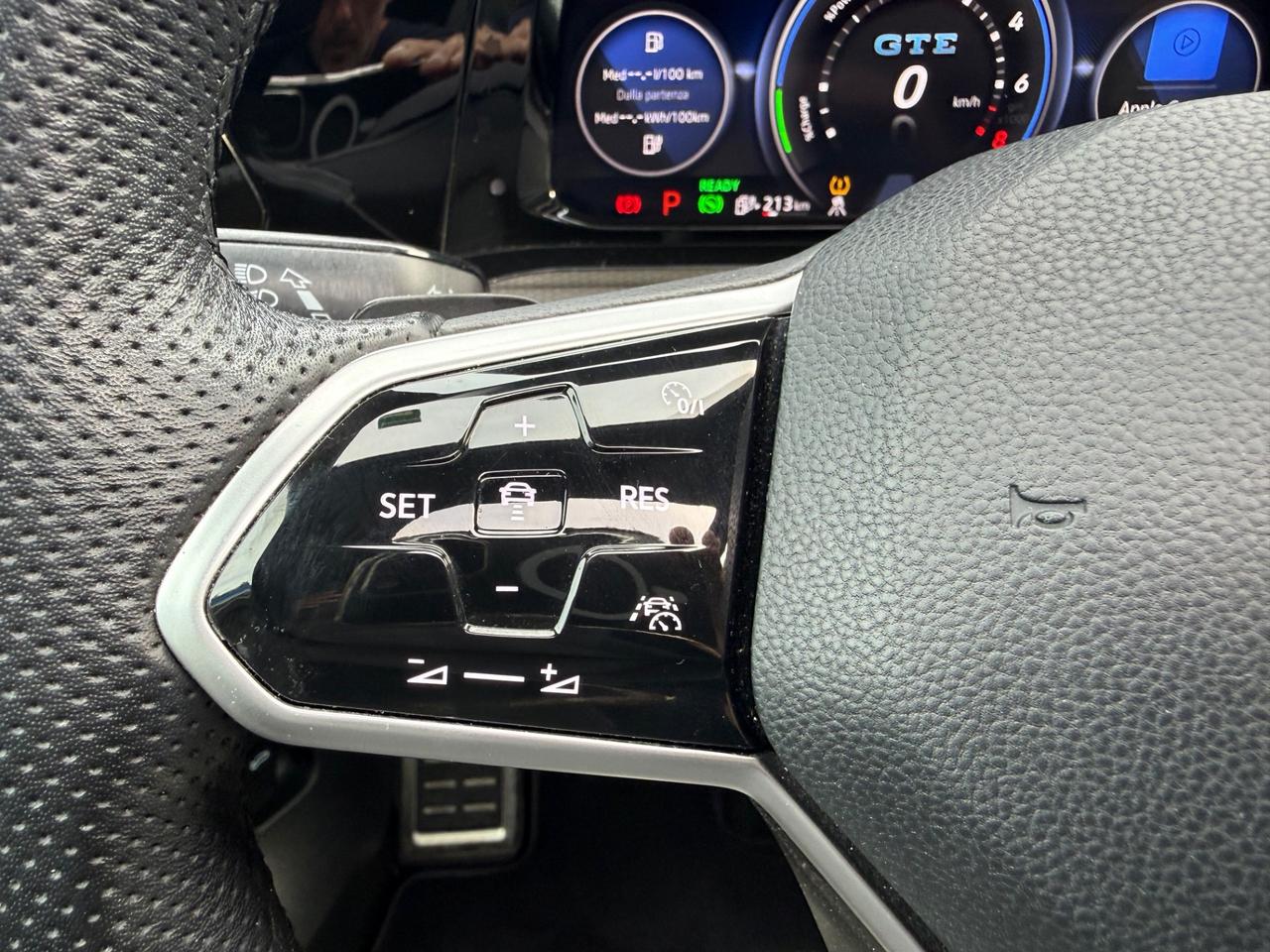 Golf 1.4 Plug-In Hybrid DSG GTE 245 CV