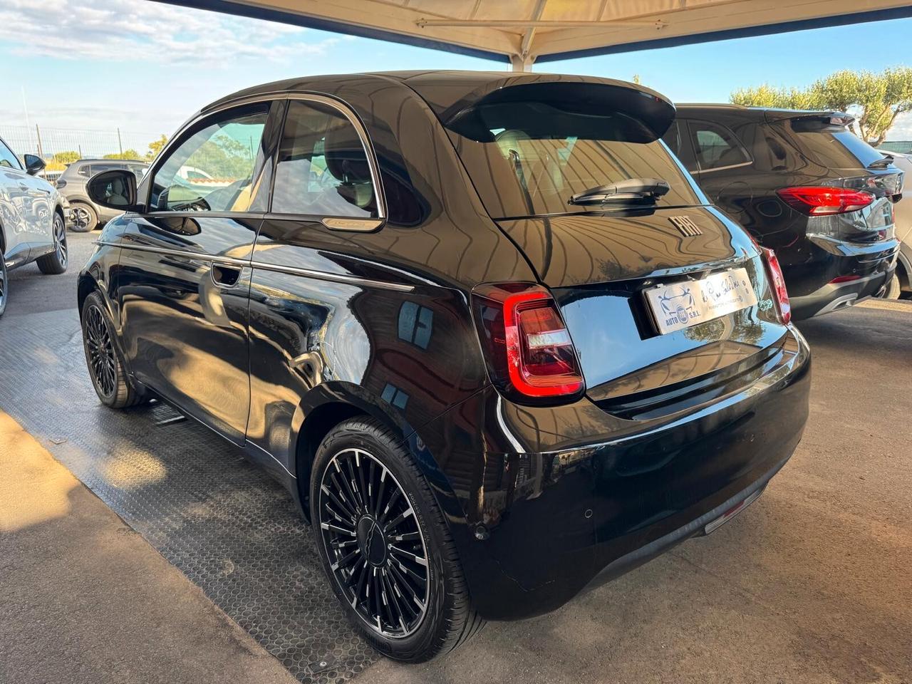Fiat 500 500e Berlina 42 kWh La Prima