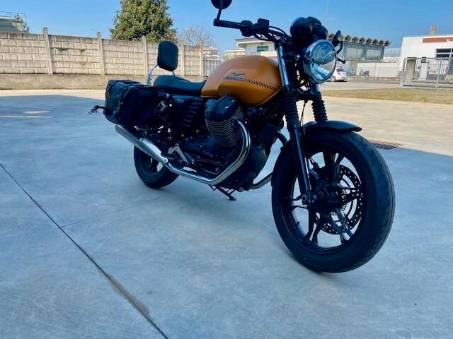 Moto Guzzi V7 II STONE - 2016 KM 20.500