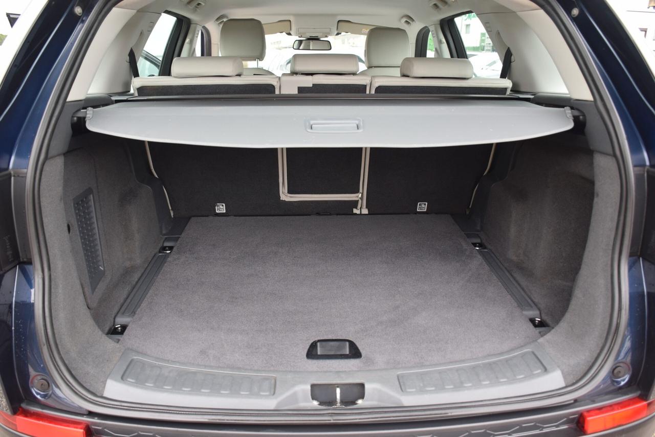 Land Rover Discovery Sport 4X4 - 2.2 SD4 HSE FULL AUTOM. -NAVI-ADAS-PELLE-CRUISE-SENSORI-CAM