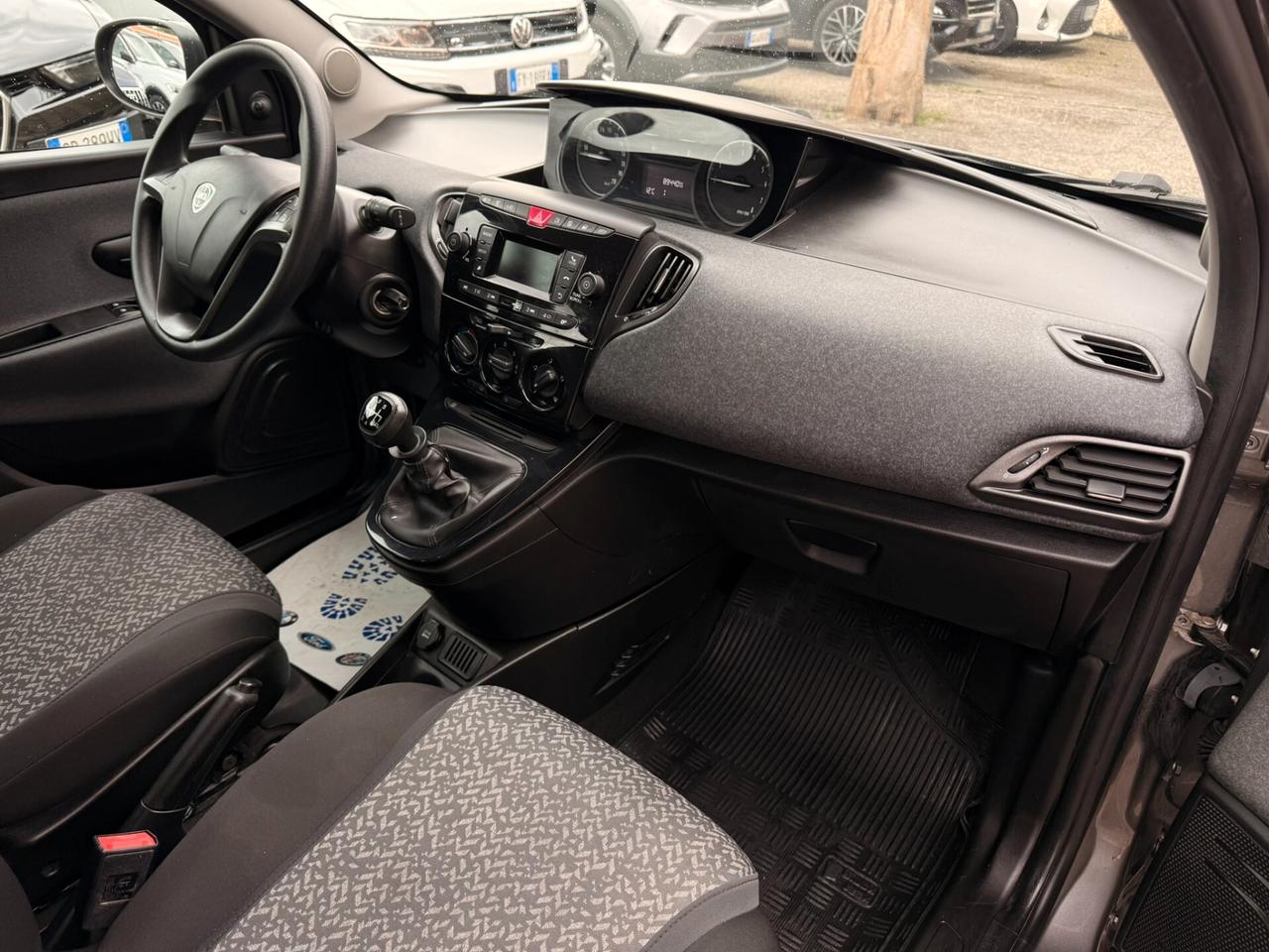 LANCIA Ypsilon Hybrid 1.0 Benz. 70CV Silver - 2022