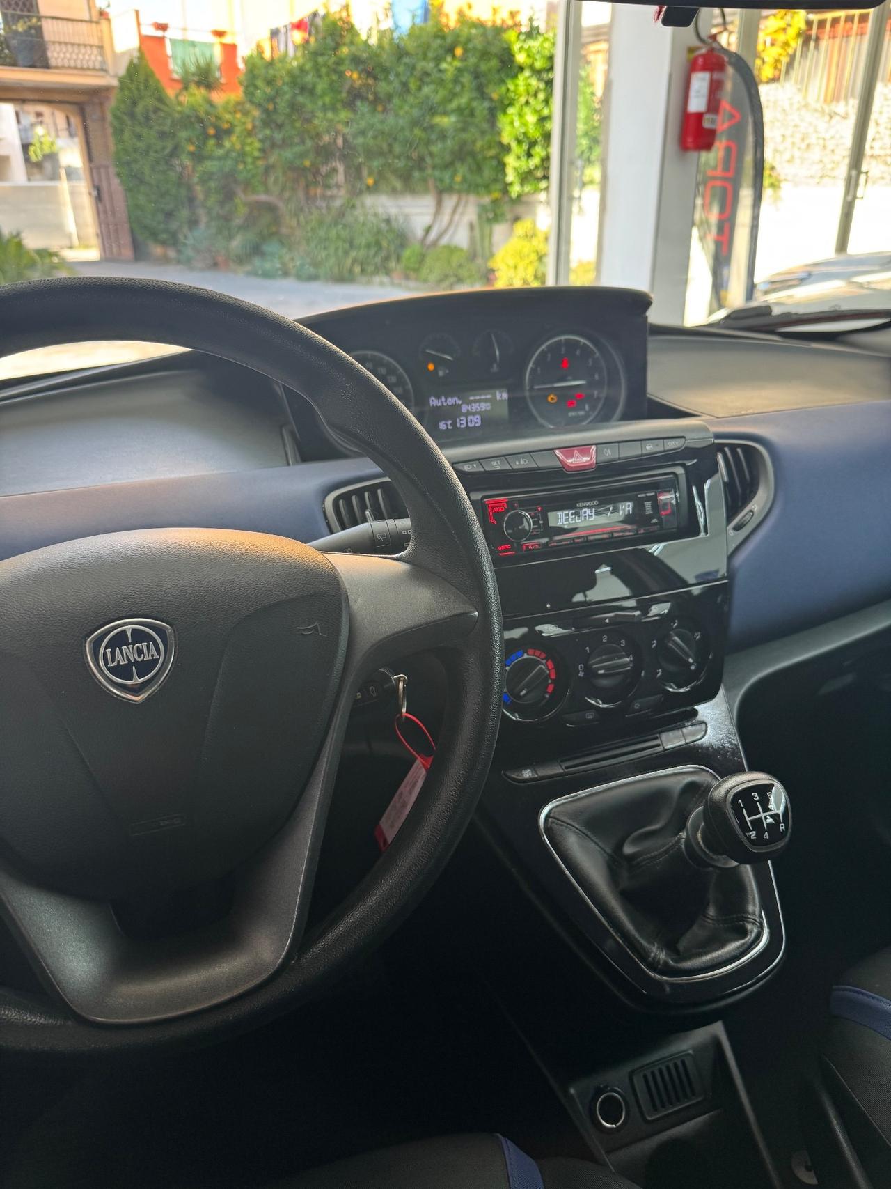 Lancia Ypsilon 1.2 69 CV 5 porte Platinum