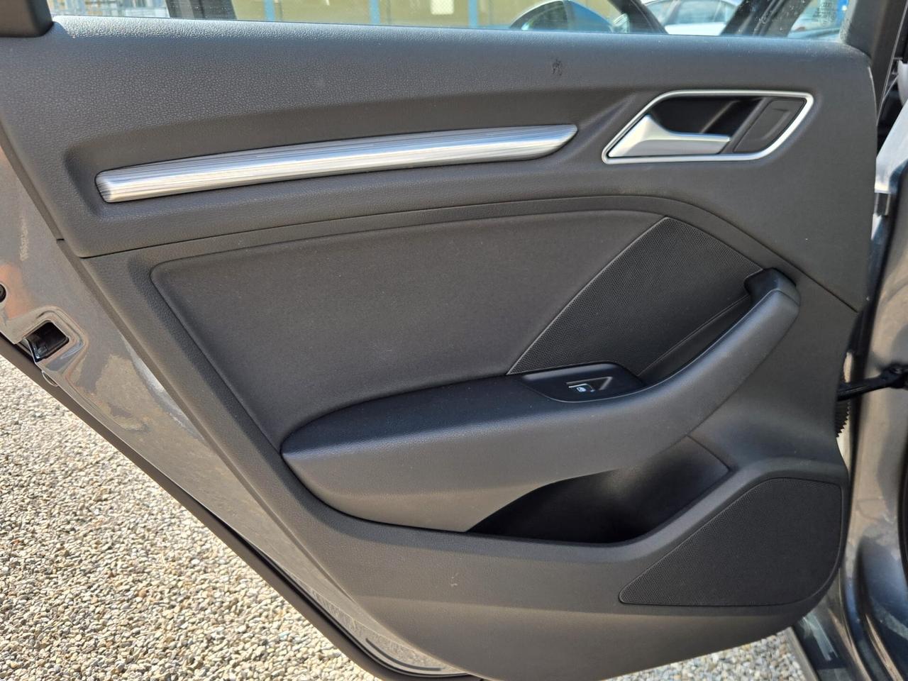 Audi A3 Sedan 1.6 TDI 116 CV Sport