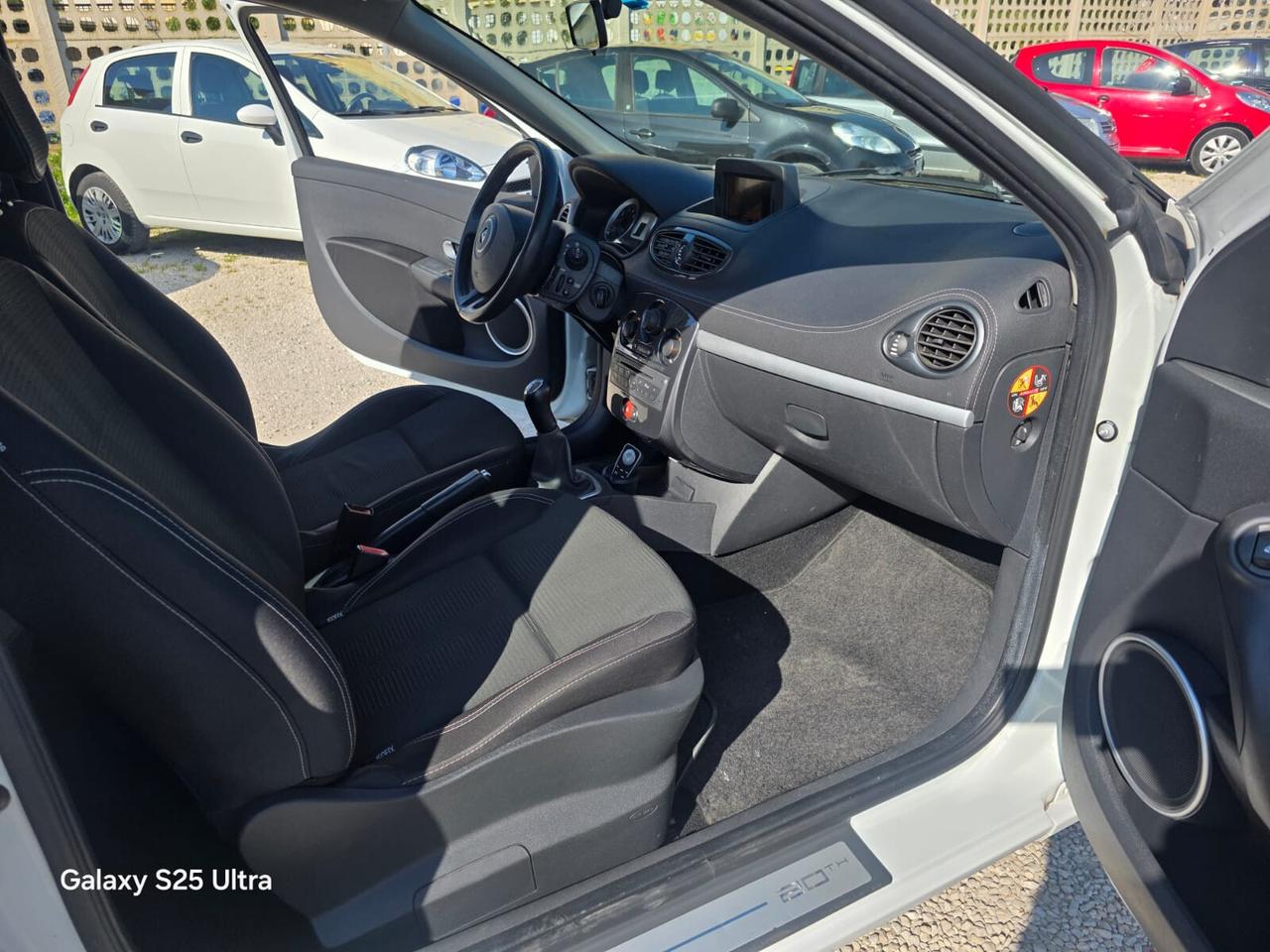 Renault Clio 1.2 16V 3 porte Luxe