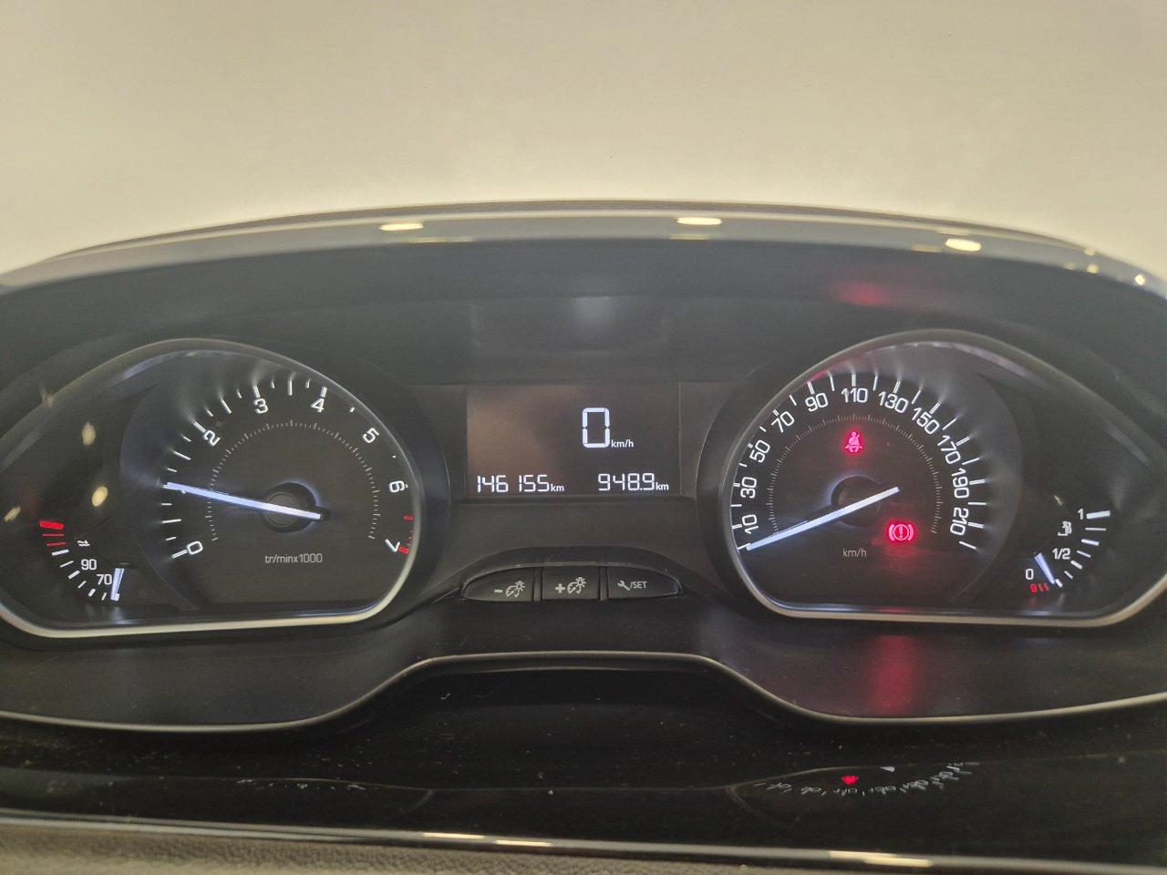 Peugeot 208 5p 1.2 puretech Active gpl 82cv - UNIPROPRIETARIO - NEOPATENTATI - Sens. park. - Cruise/Lim