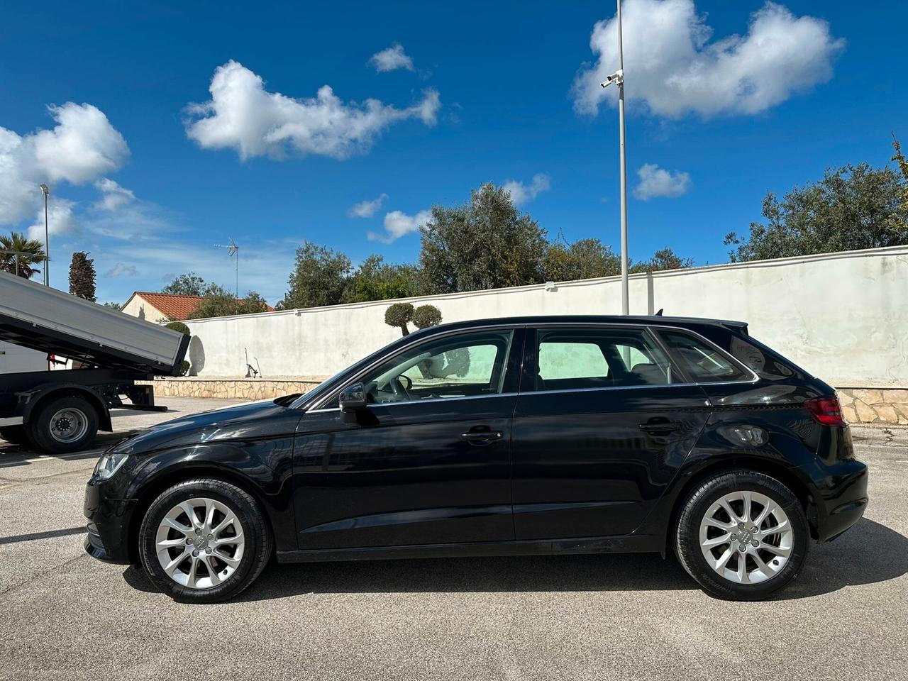 AUDI A 3 1.6 TDI clean diesel S tronic Ambition