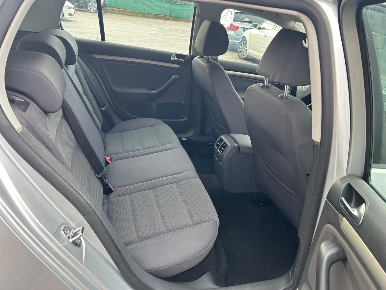 Volkswagen Golf 1.6 Benzina 99000km